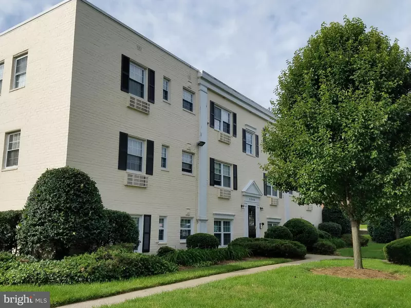 2305 FARRINGTON AVE #304, Alexandria, VA 22303