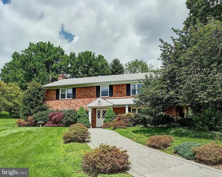 6468 OVERLOOK DR, Alexandria, VA 22312