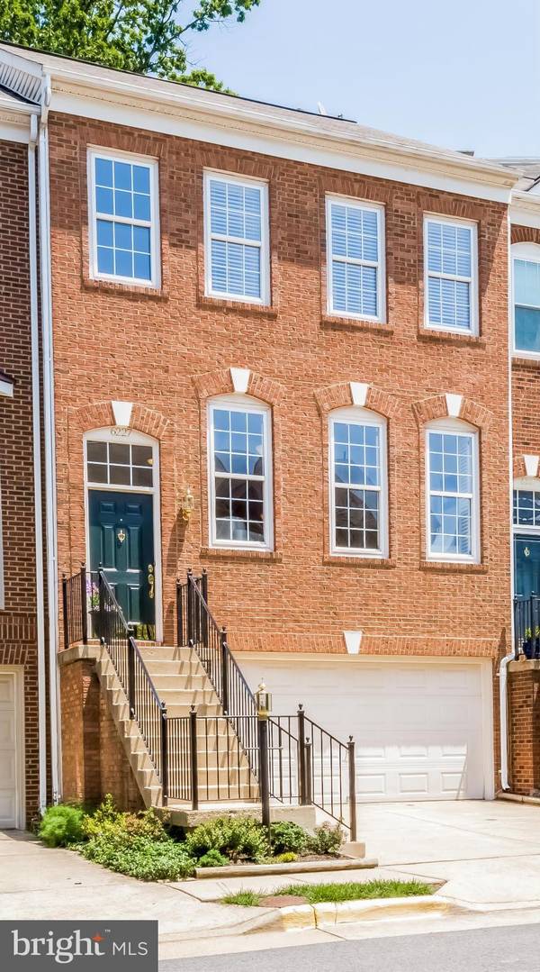 6227 SPLIT CREEK LN, Alexandria, VA 22312