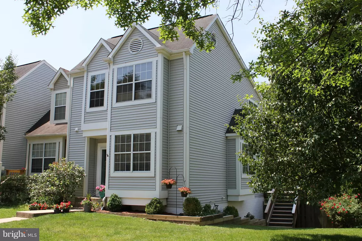 Centreville, VA 20120,5666 THORNDYKE CT