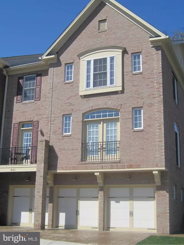 661 NATHANIEL CHASE LN, Herndon, VA 20170