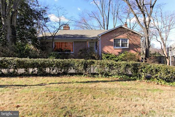 3902 RIDGE RD, Annandale, VA 22003