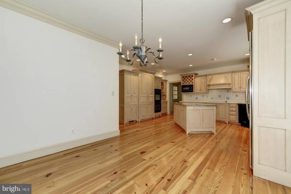 Mclean, VA 22102,1047 GELSTON CIR