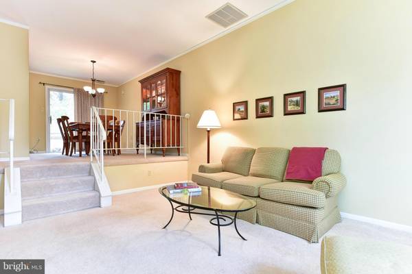 Vienna, VA 22181,9872 OAKDALE WOODS CT