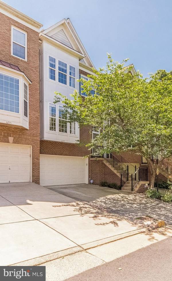 6257 SPLIT CREEK LN, Alexandria, VA 22312