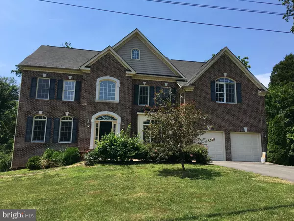 4714 VILLAGE DR, Fairfax, VA 22030