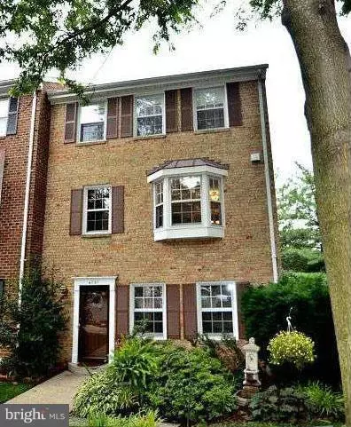 4751 IRVIN SQ, Alexandria, VA 22312