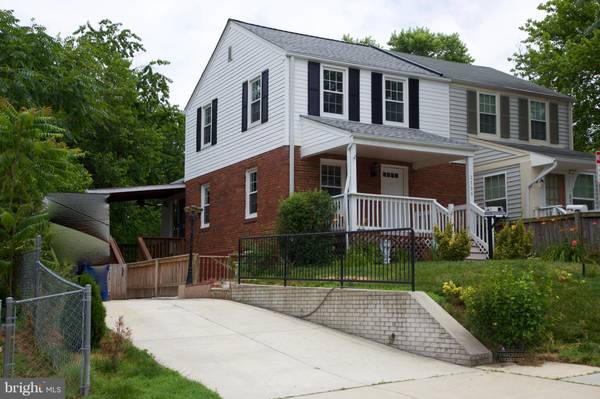 2736 FORT DR, Alexandria, VA 22303