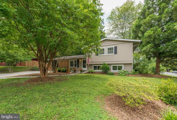 2107 SHENANDOAH RD, Alexandria, VA 22308