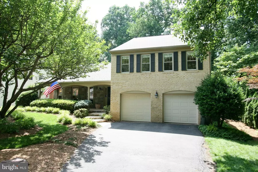 5206 MARVELL LN, Fairfax, VA 22032