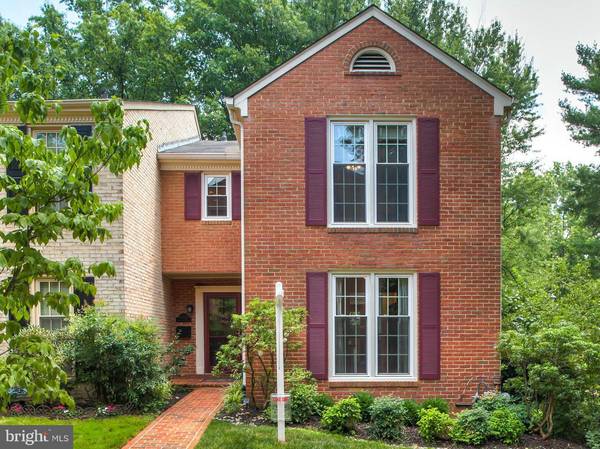 6607 ROSECROFT PL, Falls Church, VA 22043