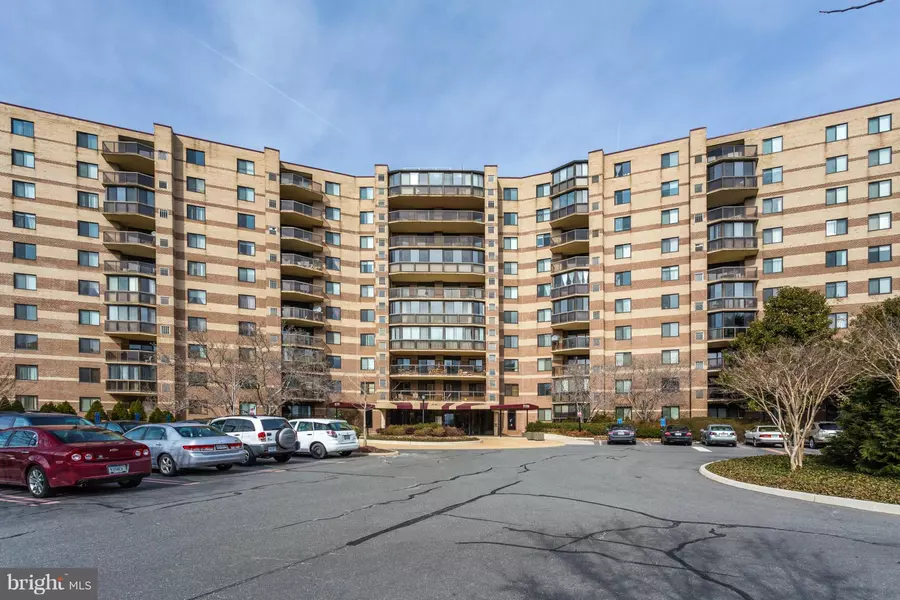 8350 GREENSBORO DR #408, Mclean, VA 22102