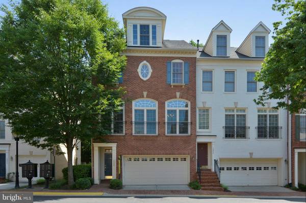 1623 COLONIAL HILLS DR, Mclean, VA 22102