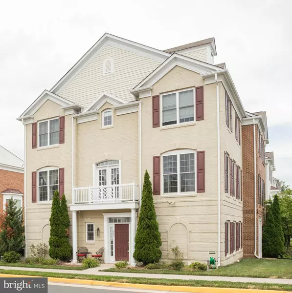 2485 WALNUT ROCKER LN, Herndon, VA 20171