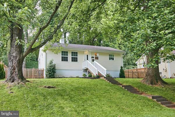 3809 PINEWOOD TER, Falls Church, VA 22041