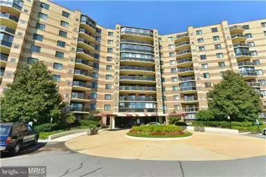 8370 GREENSBORO DR #922, Mclean, VA 22102