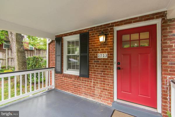 2723 FARNSWORTH DR, Alexandria, VA 22303