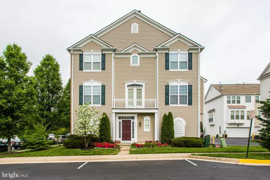 4997 COOL FOUNTAIN LN, Centreville, VA 20120