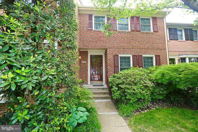 Alexandria, VA 22306,8218 CLIFTON FARM CT