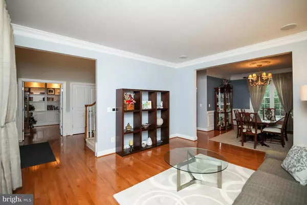 Falls Church, VA 22041,3807 BELL MANOR CT