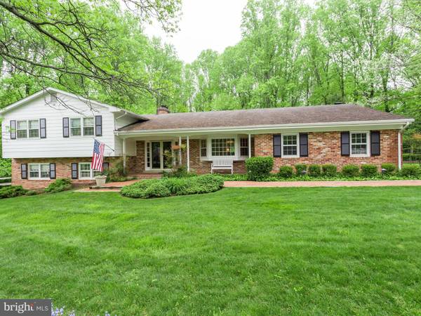 10504 ADEL RD, Oakton, VA 22124