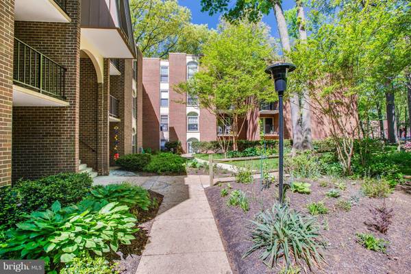 3360 WOODBURN ROAD #11, Annandale, VA 22003