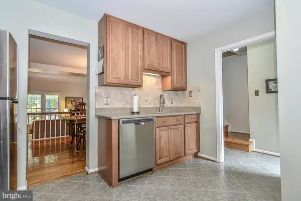 Alexandria, VA 22310,5654 RIDGE VIEW DR