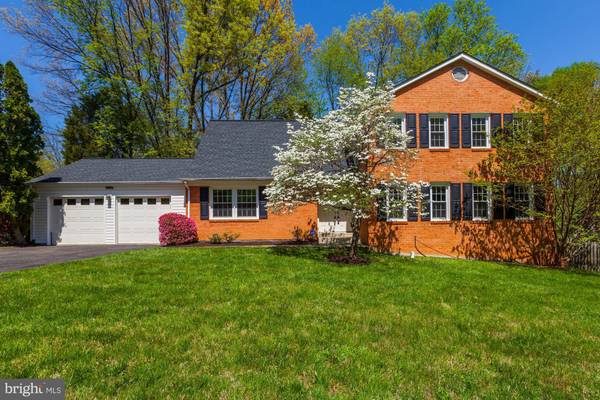 9018 STREAMVIEW LN, Vienna, VA 22182