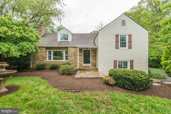 10315 BLAKE LN, Oakton, VA 22124