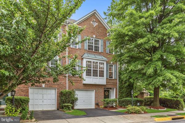 4704 BIDEFORD SQ, Fairfax, VA 22030