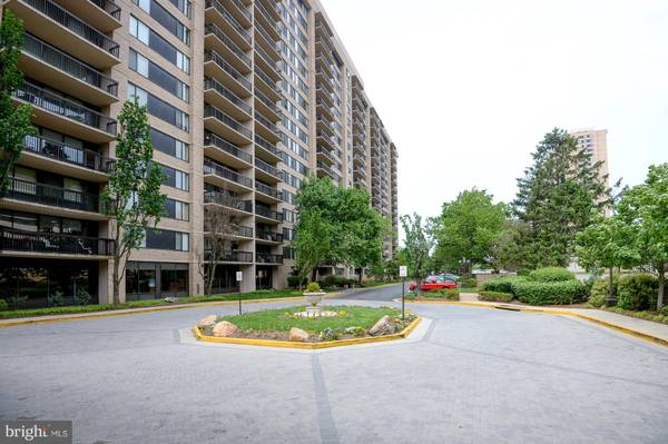 3709 GEORGE MASON DR #1215E, Falls Church, VA 22041