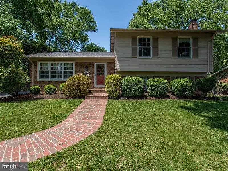 2310 CANDLEWOOD DR, Alexandria, VA 22308