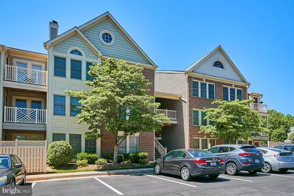 Fairfax, VA 22033,3800 RIDGE KNOLL CT #311B