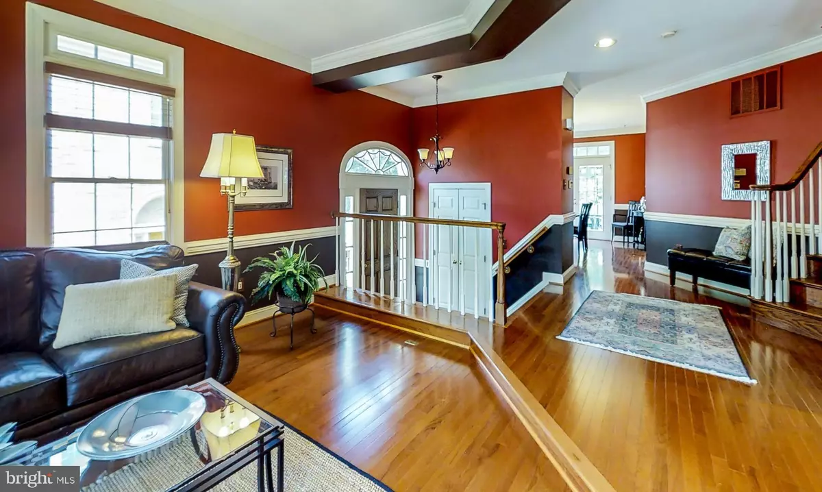 Falls Church, VA 22041,3917 BARCROFT MEWS CT