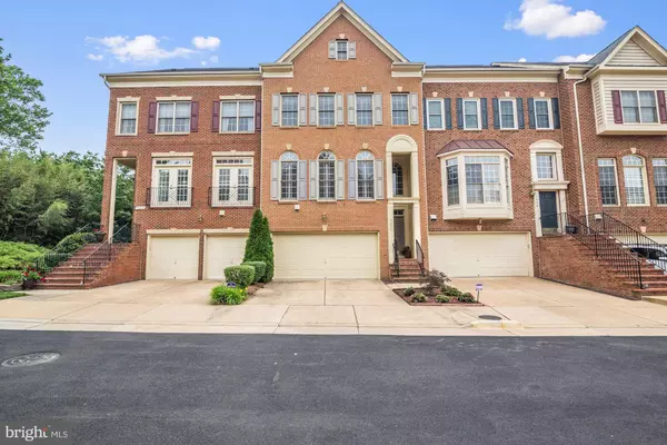 Alexandria, VA 22312,5440 EDSALL RIDGE PL