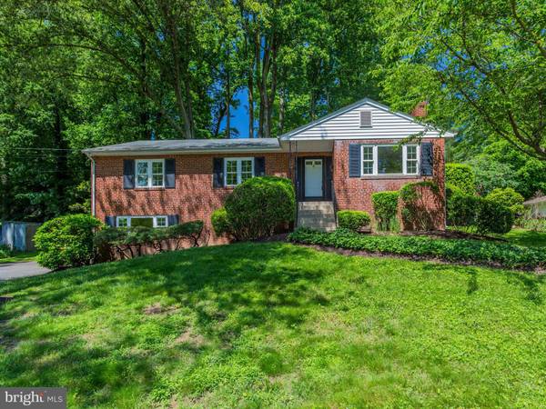 3216 PATRICK HENRY DR, Falls Church, VA 22044