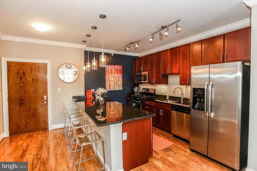 6301 EDSALL RD #204, Alexandria, VA 22312