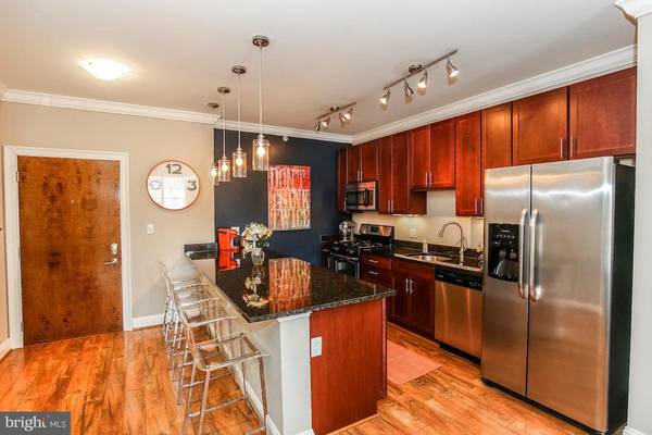 6301 EDSALL RD #204, Alexandria, VA 22312