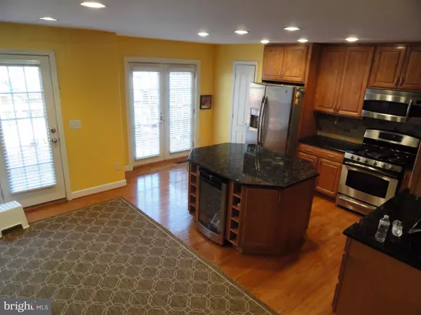 Fairfax, VA 22033,3915 MAXIMILIAN CT