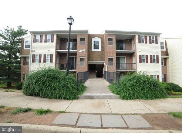 14901 RYDELL RD #304, Centreville, VA 20121