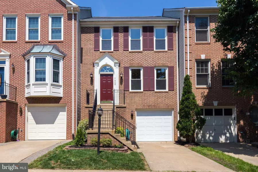 7402 HEATHERFIELD LN, Alexandria, VA 22315