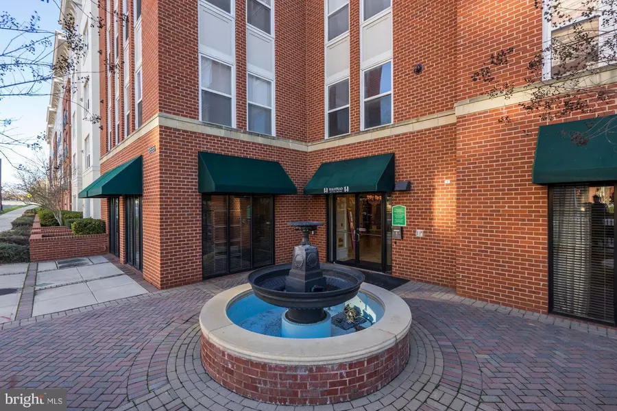 2655 PROSPERITY AVE #136, Fairfax, VA 22031