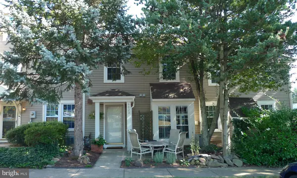 6023 NETHERTON ST, Centreville, VA 20120