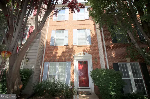 4382 SUTLER HILL SQ, Fairfax, VA 22033