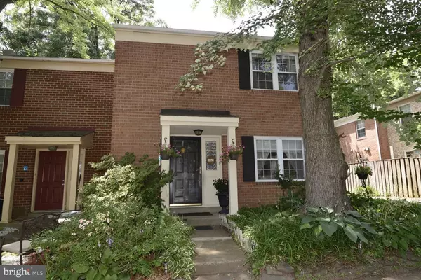 2252 GUNSMITH SQ, Reston, VA 20191