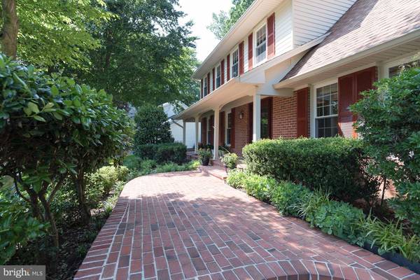 Vienna, VA 22181,2616 OAKLEDGE CT