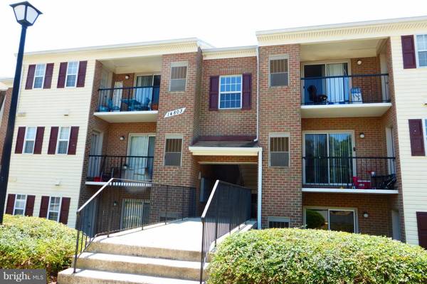 14803 RYDELL RD #104, Centreville, VA 20121