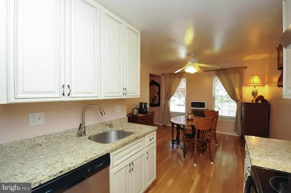 Lorton, VA 22079,8372 STATIONHOUSE CT