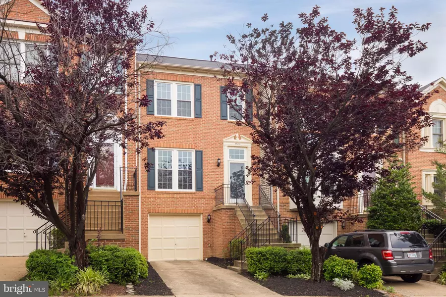 5504 JOWETT CT, Alexandria, VA 22315