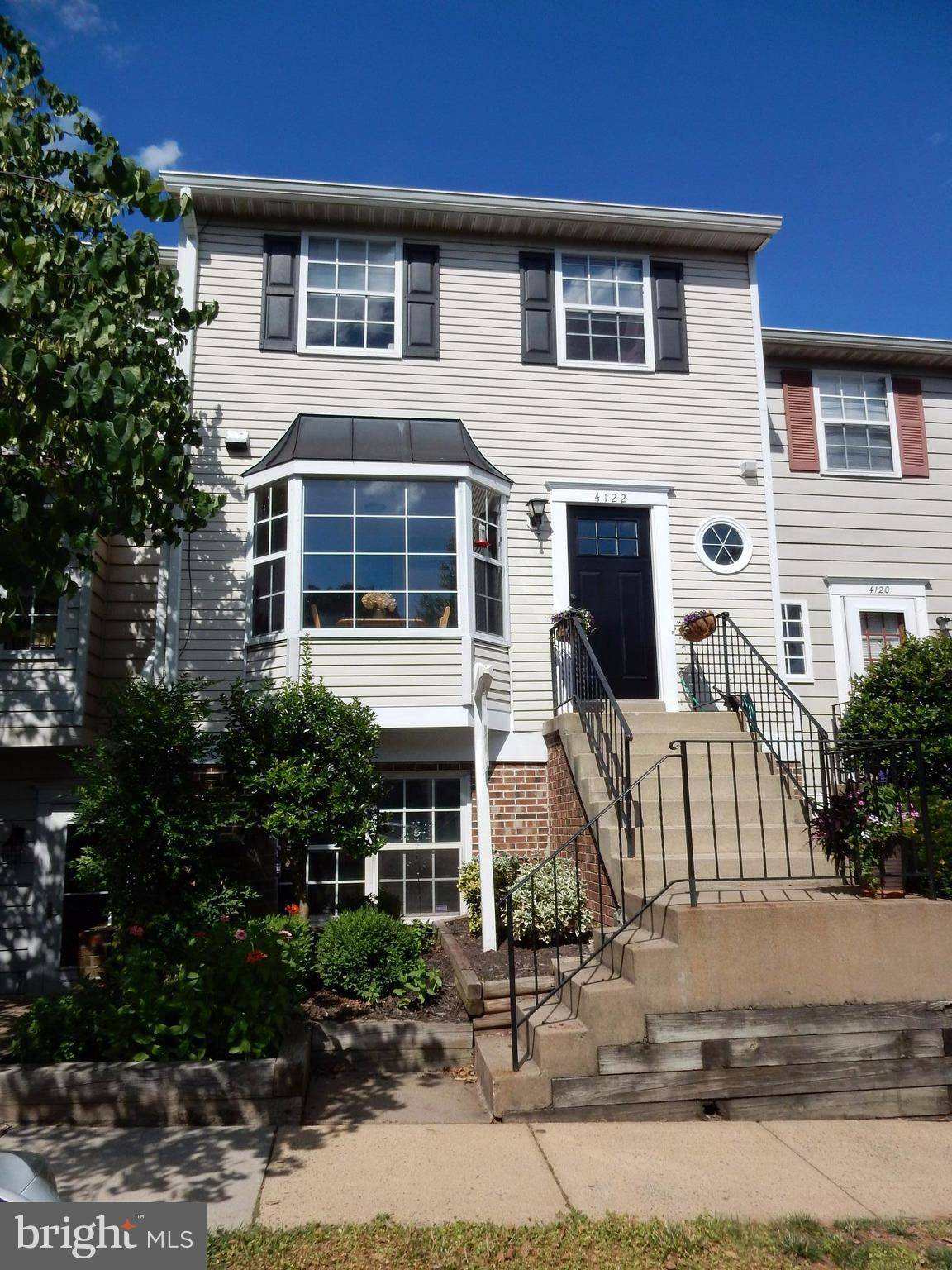 Chantilly, VA 20151,4122 WINTER HARBOR CT #129E